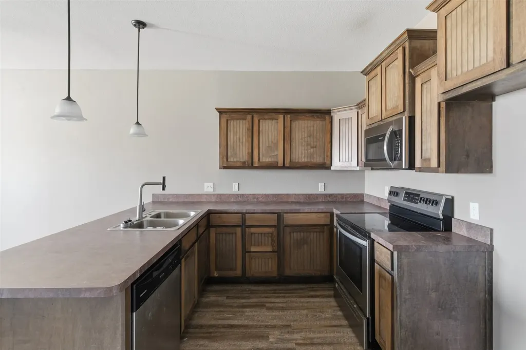 101 W Capps Street Rio Vista TX 76093