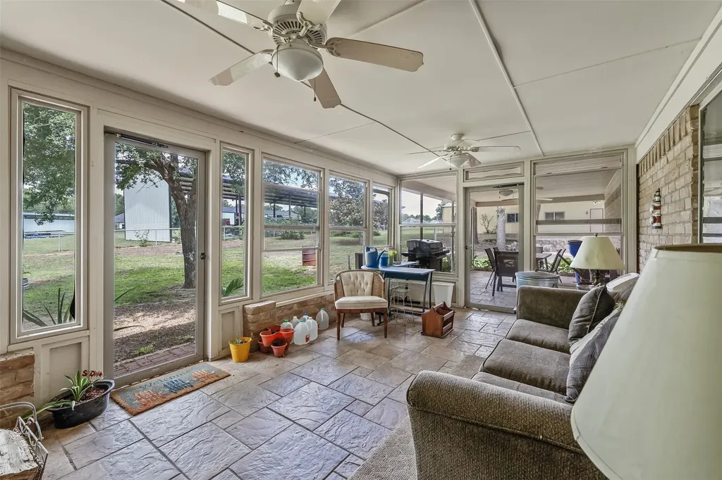 18448 County Road 138 Flint TX 75762