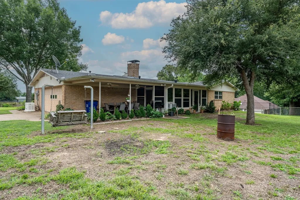 18448 County Road 138 Flint TX 75762