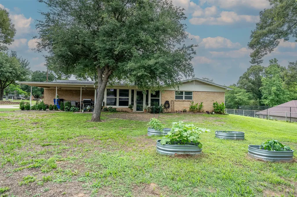 18448 County Road 138 Flint TX 75762