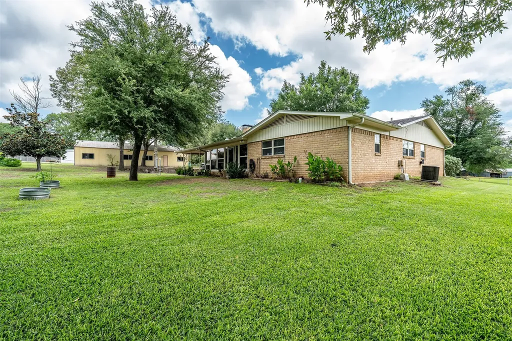 18448 County Road 138 Flint TX 75762