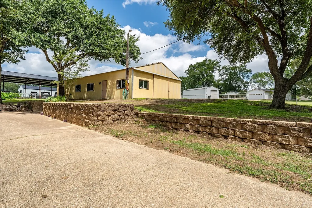 18448 County Road 138 Flint TX 75762