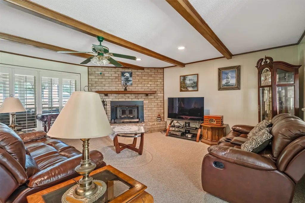 18448 County Road 138 Flint TX 75762