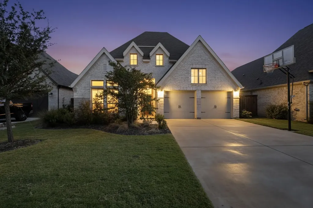 1419 Misty Pasture Mansfield TX 76063