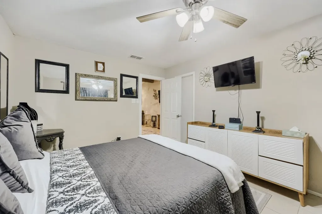 1443 Brook Meadow Circle Lancaster TX 75134