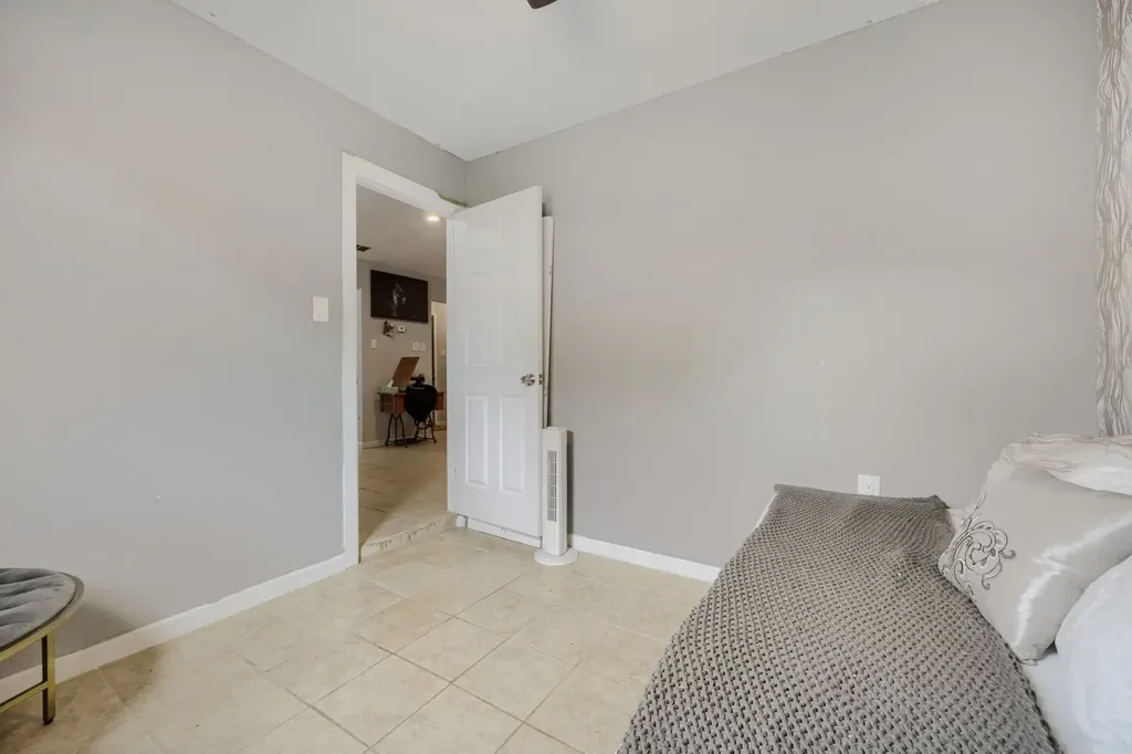 1443 Brook Meadow Circle Lancaster TX 75134