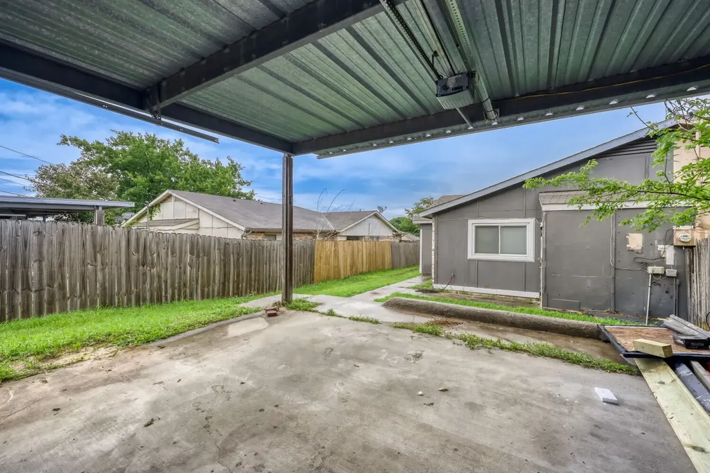 1443 Brook Meadow Circle Lancaster TX 75134