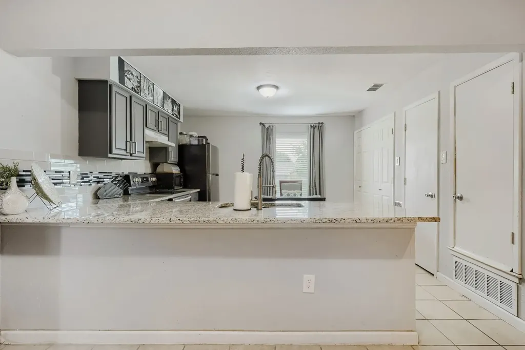1443 Brook Meadow Circle Lancaster TX 75134