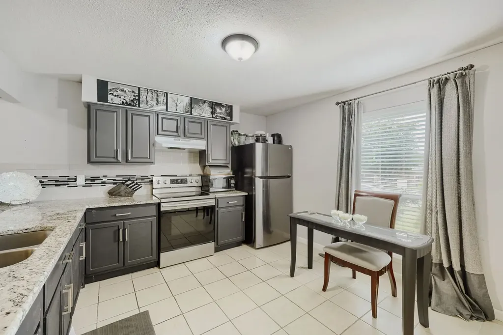 1443 Brook Meadow Circle Lancaster TX 75134