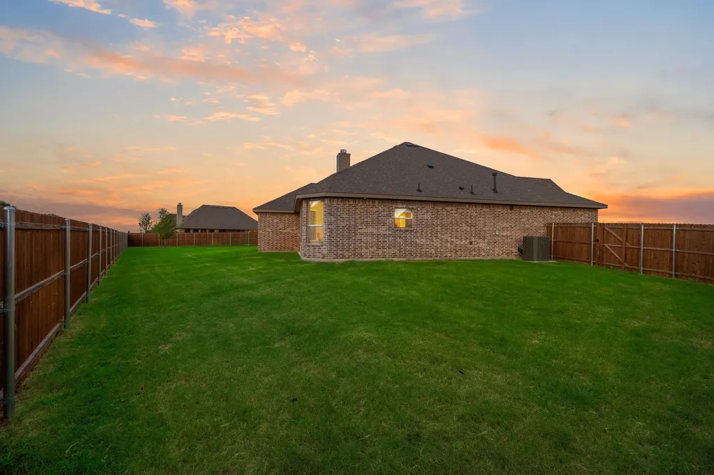 1802 Golden Meadow Court Cleburne TX 76033