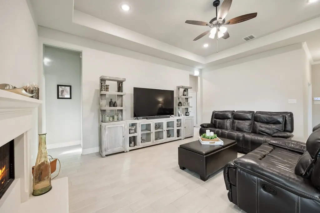 1802 Golden Meadow Court Cleburne TX 76033