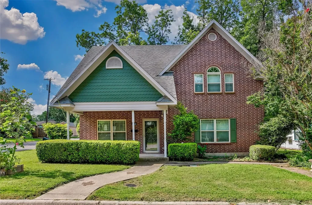 226 Gordon Street Gainesville TX 76240