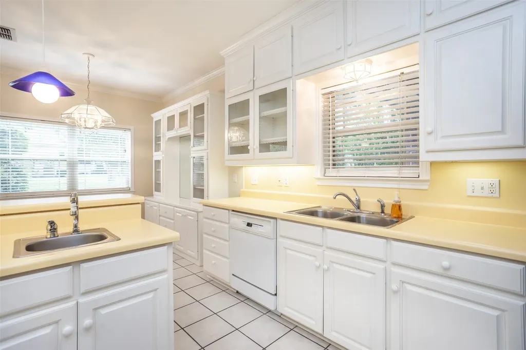 226 Gordon Street Gainesville TX 76240