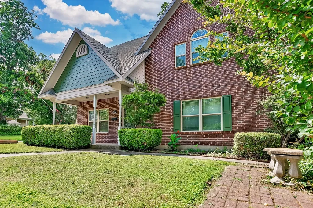 226 Gordon Street Gainesville TX 76240