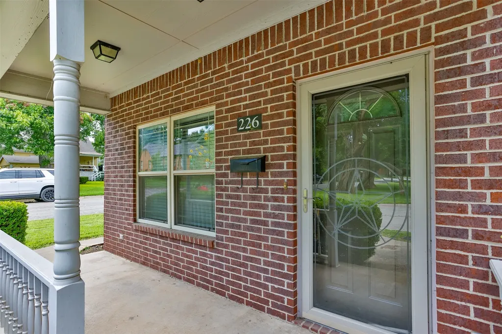 226 Gordon Street Gainesville TX 76240
