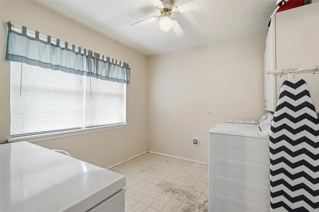 912 W Elizabeth Drive Robinson TX 76706
