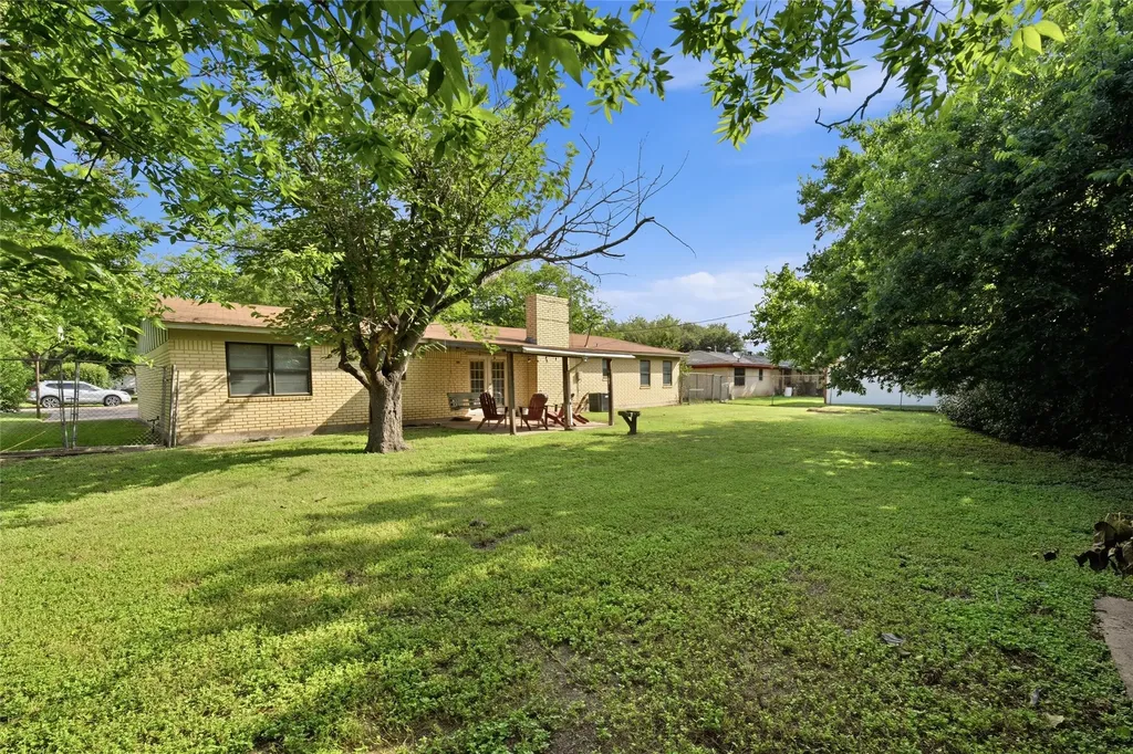 912 W Elizabeth Drive Robinson TX 76706