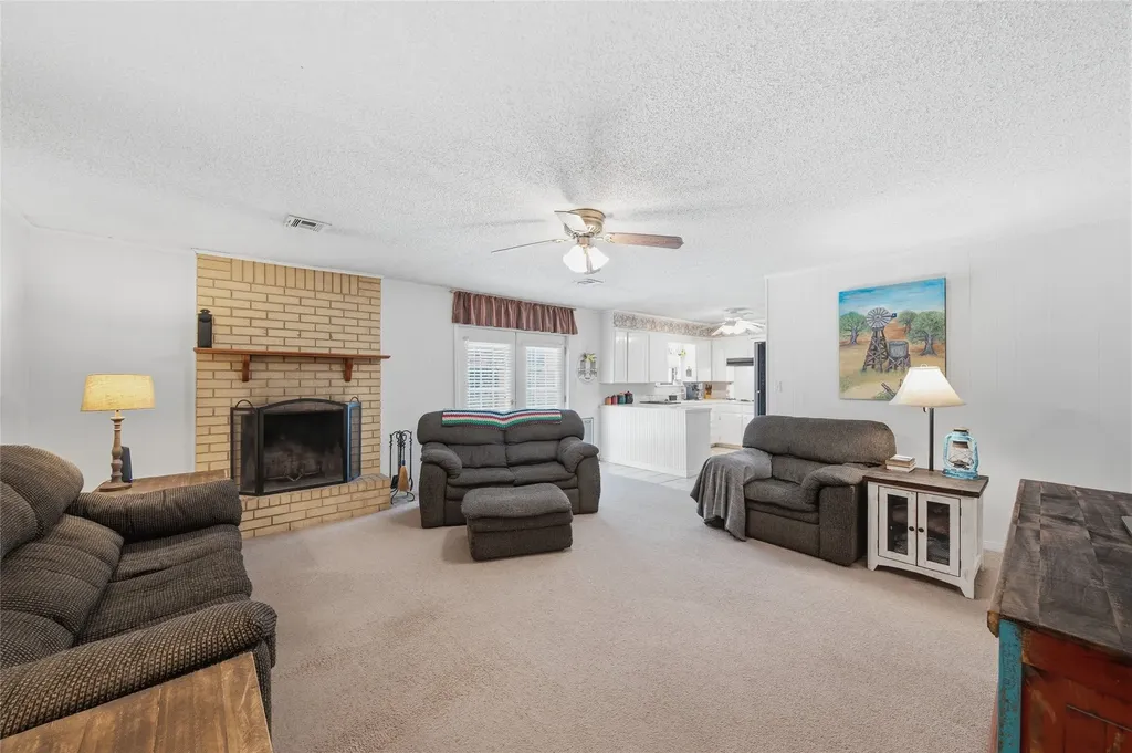 912 W Elizabeth Drive Robinson TX 76706