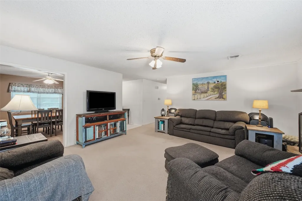 912 W Elizabeth Drive Robinson TX 76706