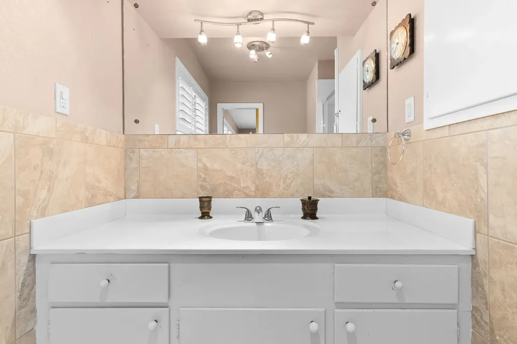 708 W North Avenue Lampasas TX 76550