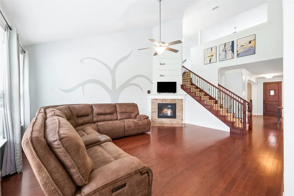 1374 Sandhurst Drive Roanoke TX 76262