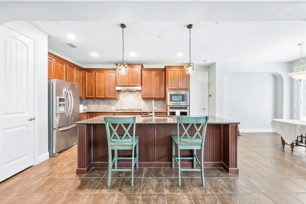 1374 Sandhurst Drive Roanoke TX 76262
