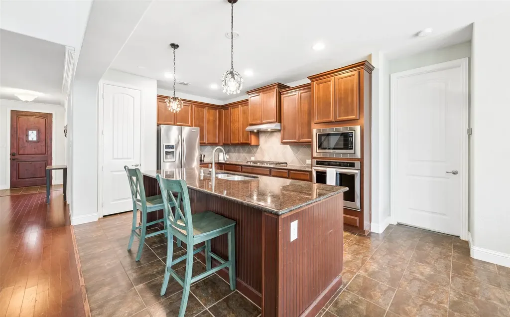 1374 Sandhurst Drive Roanoke TX 76262