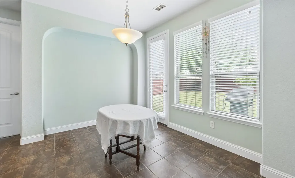 1374 Sandhurst Drive Roanoke TX 76262