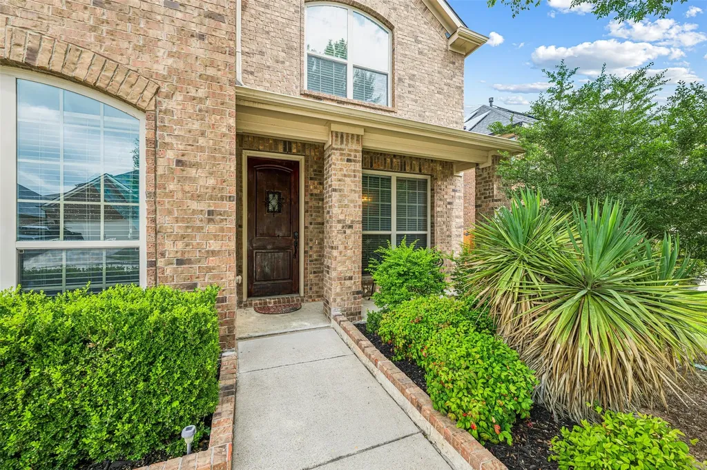 1374 Sandhurst Drive Roanoke TX 76262
