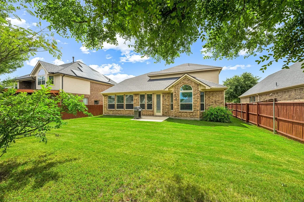 1374 Sandhurst Drive Roanoke TX 76262