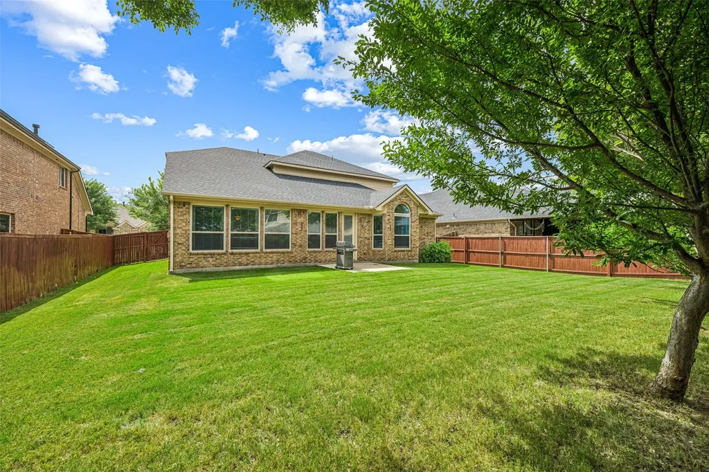 1374 Sandhurst Drive Roanoke TX 76262