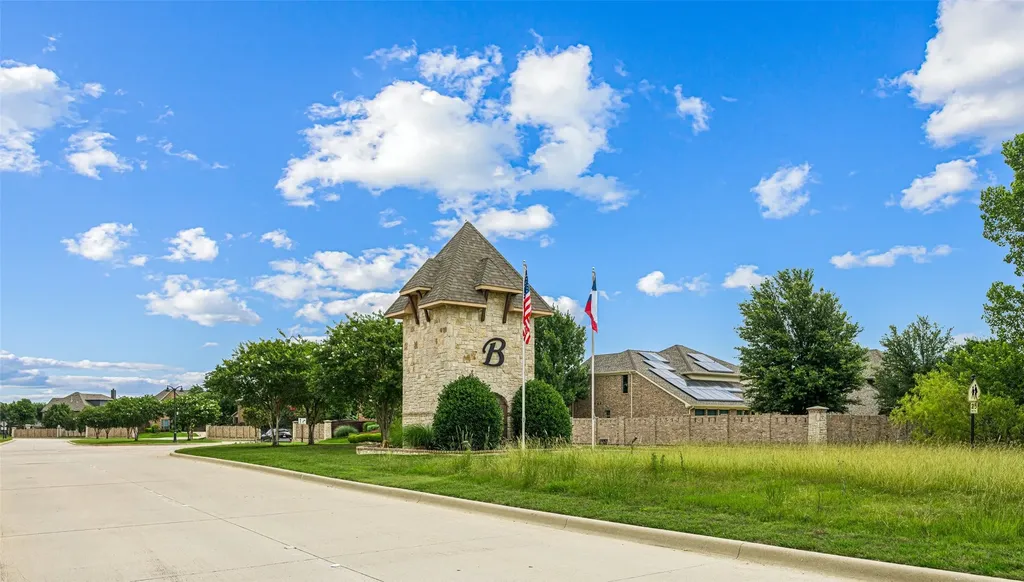 1374 Sandhurst Drive Roanoke TX 76262