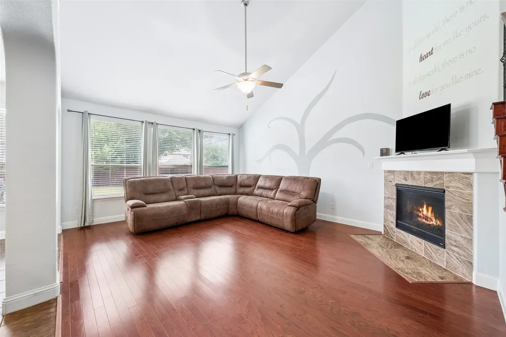 1374 Sandhurst Drive Roanoke TX 76262
