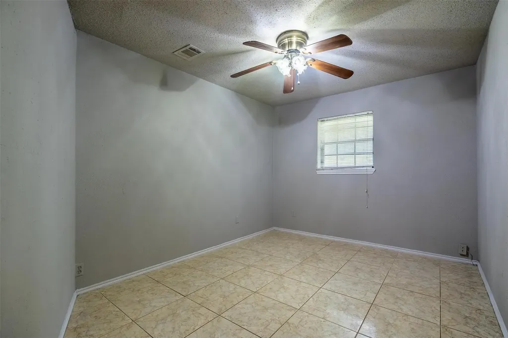 4212 Village Green Drive Irving TX 75038