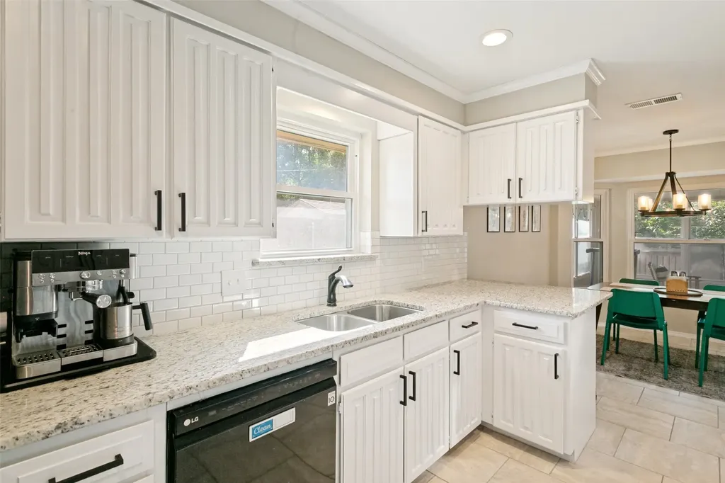 1805 Timbercreek Road Benbrook TX 76126
