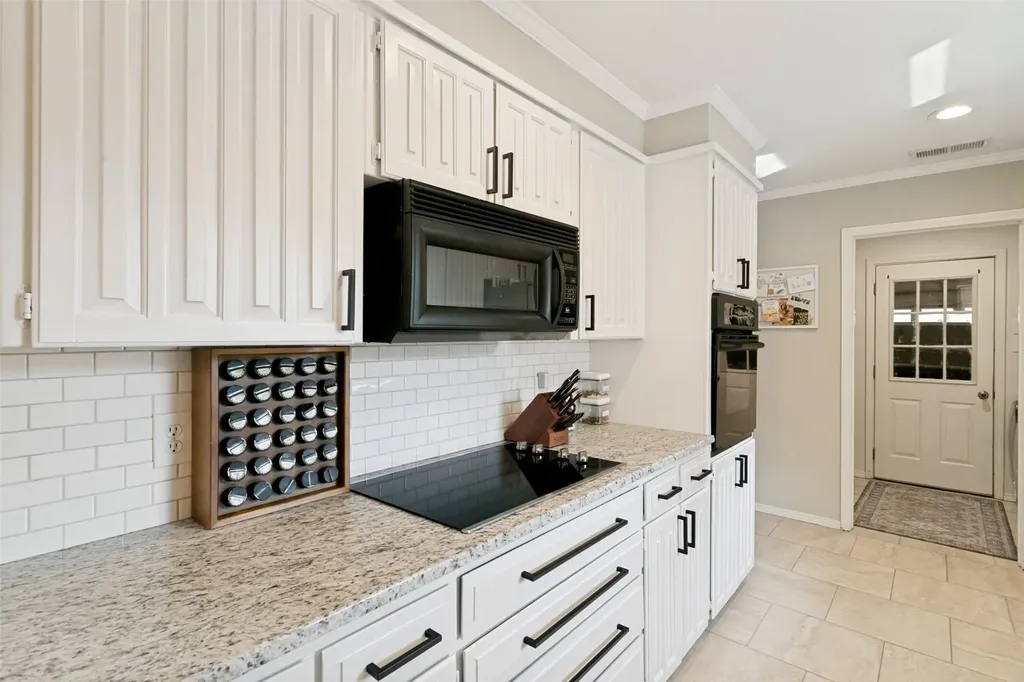 1805 Timbercreek Road Benbrook TX 76126