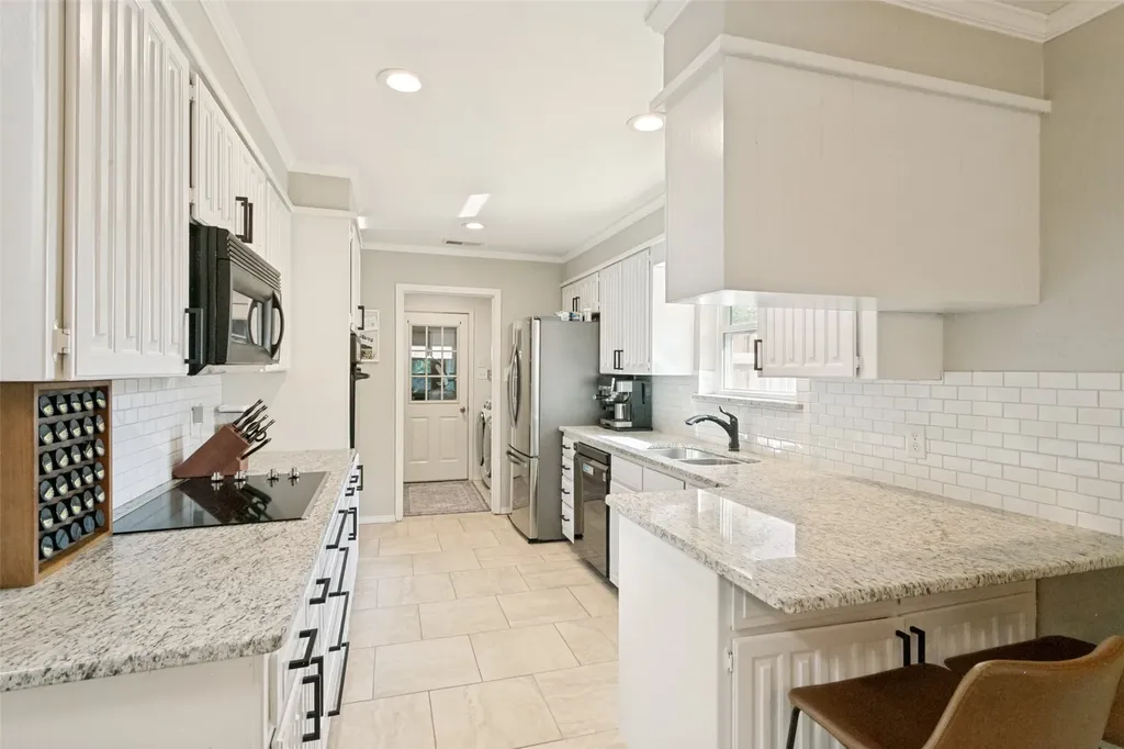 1805 Timbercreek Road Benbrook TX 76126