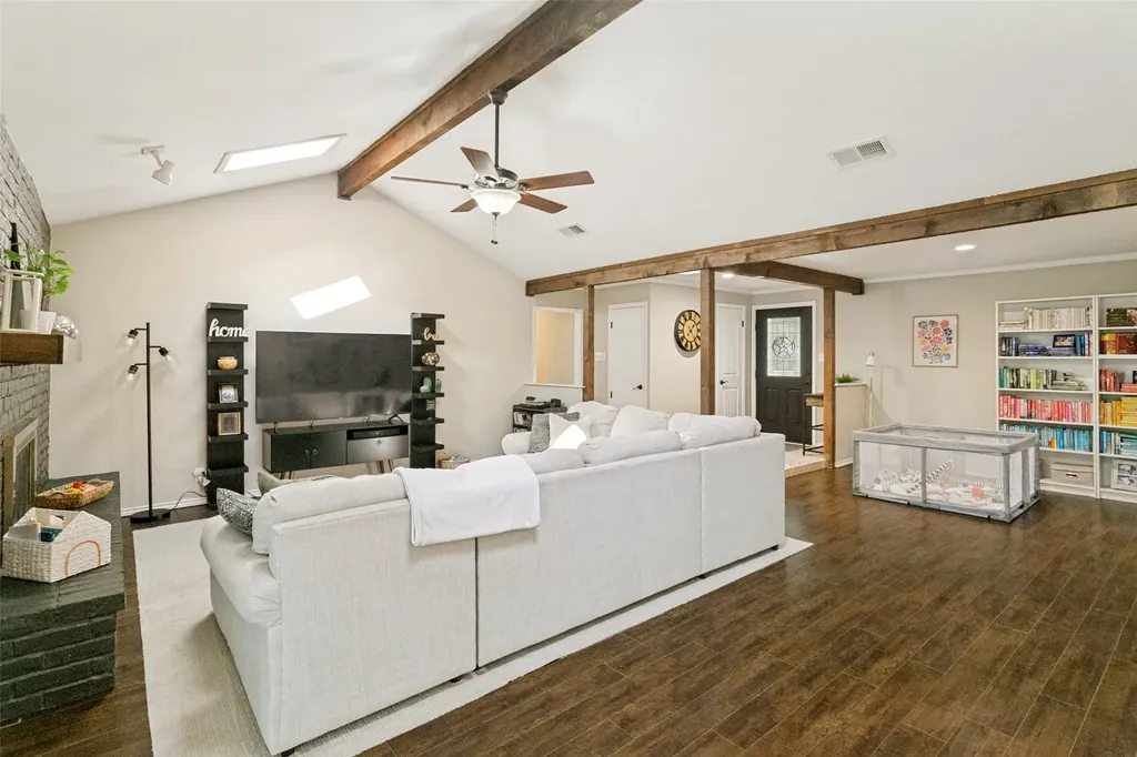 1805 Timbercreek Road Benbrook TX 76126