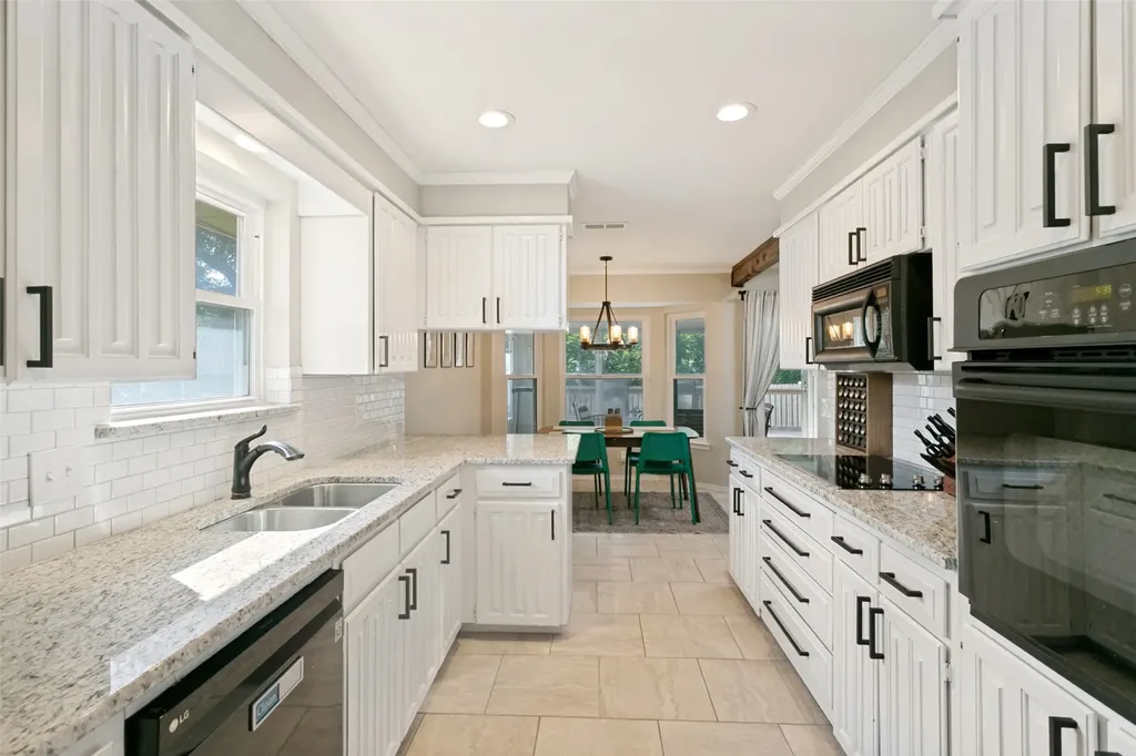 1805 Timbercreek Road Benbrook TX 76126