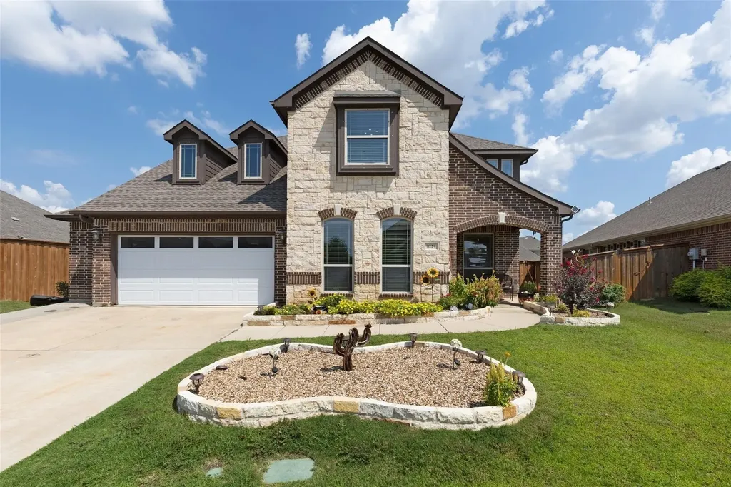 8229 Spitfire Trail Aubrey TX 76227