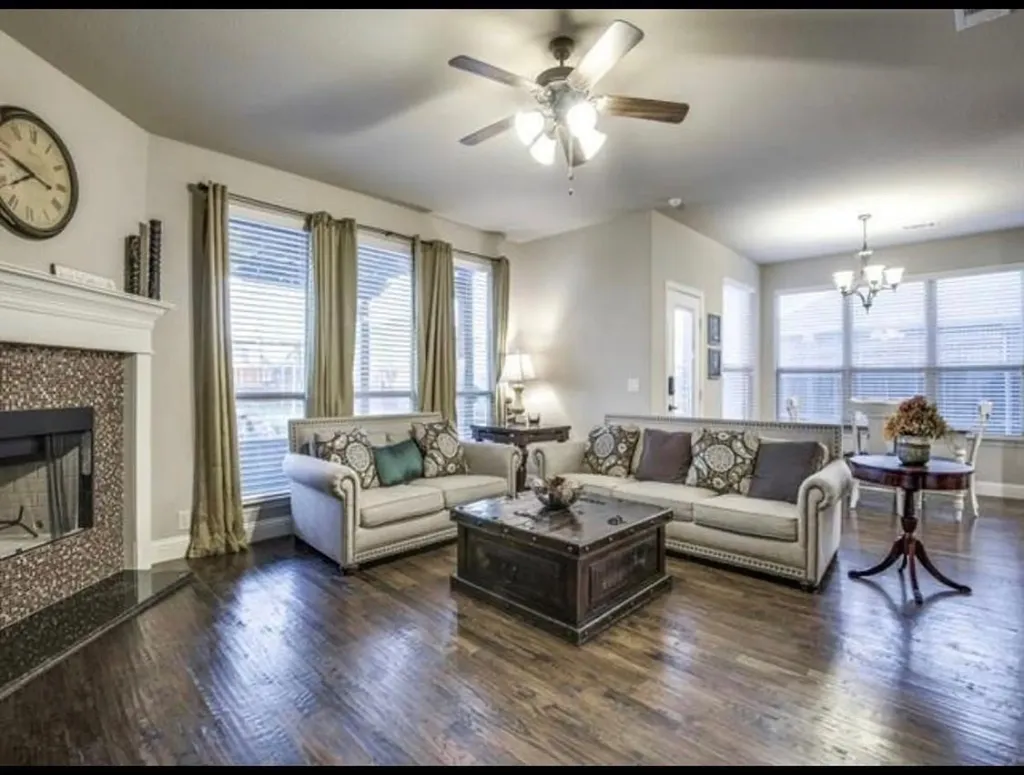 8229 Spitfire Trail Aubrey TX 76227