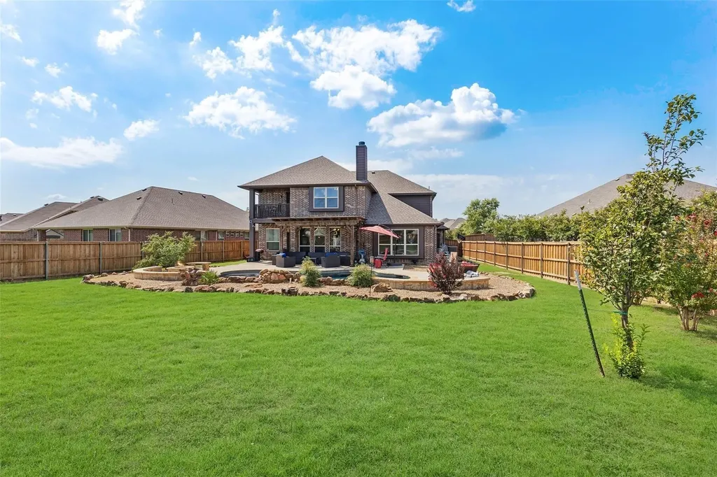 8229 Spitfire Trail Aubrey TX 76227
