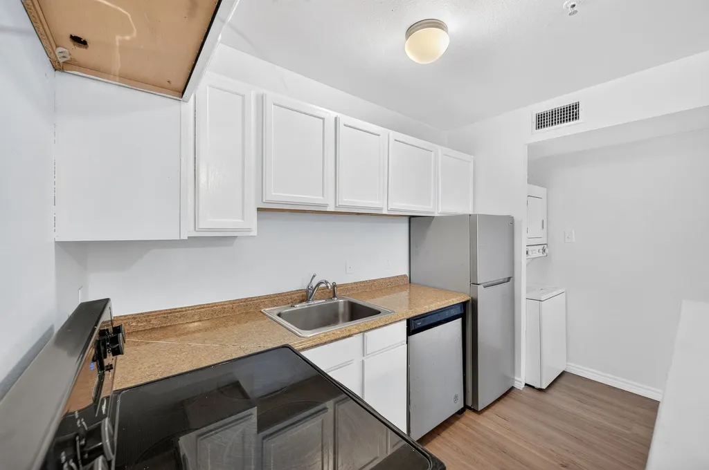 9829 Walnut Street Dallas TX 75243