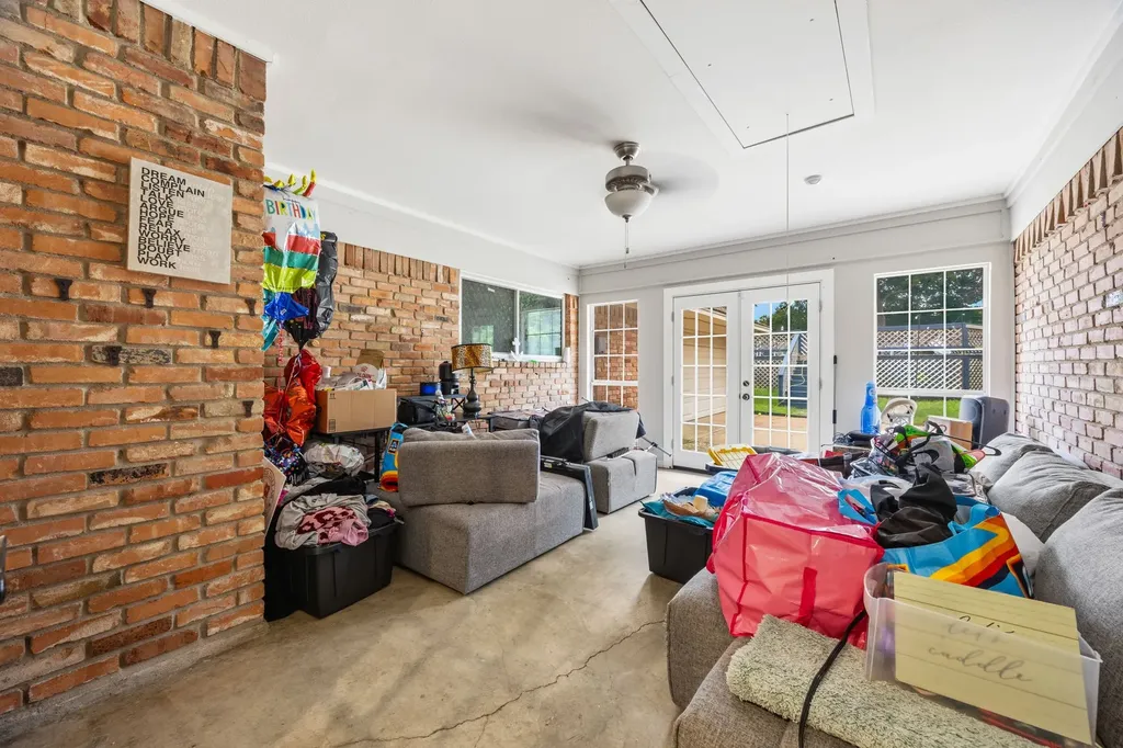 1810 Waterwood Drive Arlington TX 76012