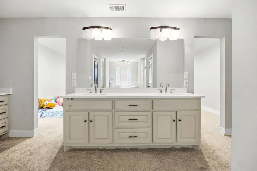 1810 Waterwood Drive Arlington TX 76012