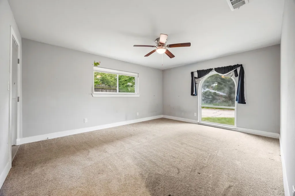 1810 Waterwood Drive Arlington TX 76012
