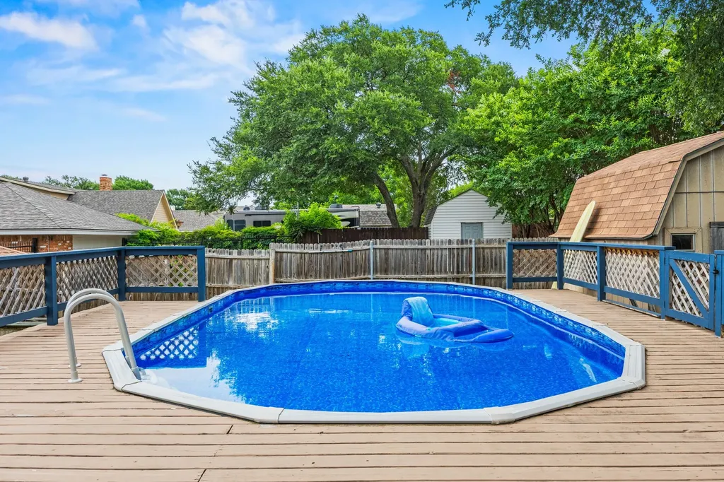 1810 Waterwood Drive Arlington TX 76012