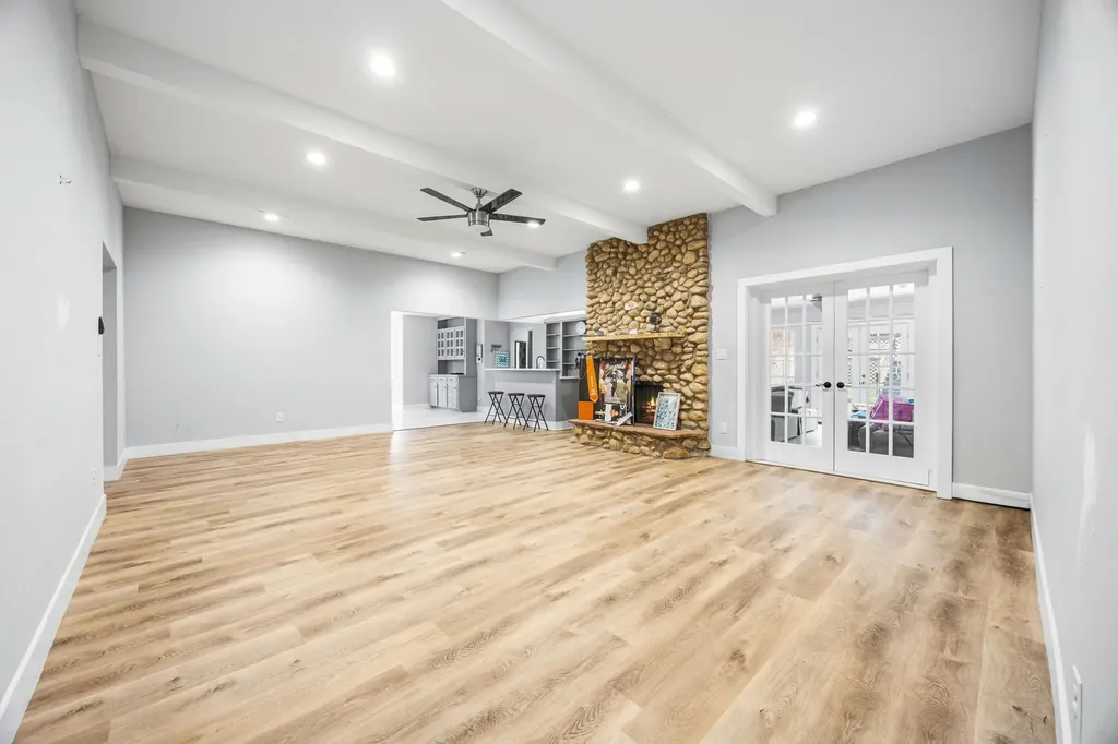 1810 Waterwood Drive Arlington TX 76012