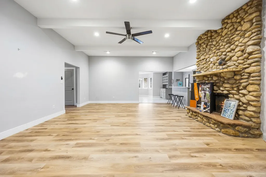 1810 Waterwood Drive Arlington TX 76012