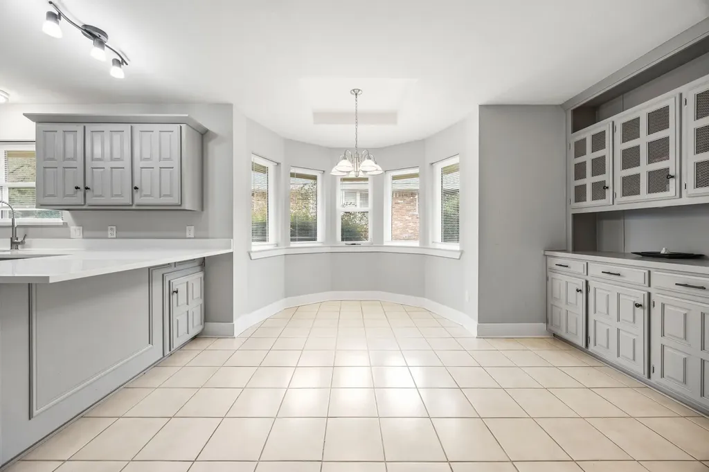 1810 Waterwood Drive Arlington TX 76012